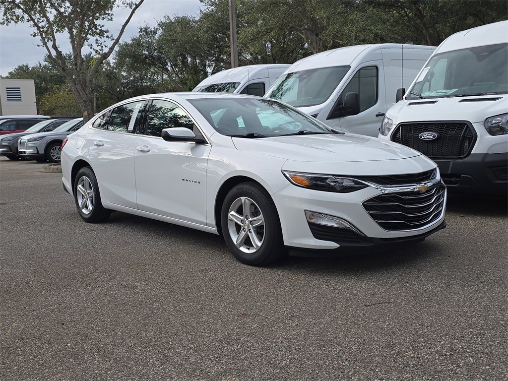 Used 2024 Chevrolet Malibu LS image 2