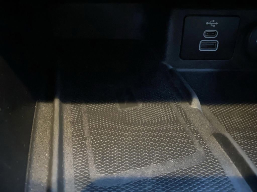 Certified 2025 Ford Escape Platinum image 29