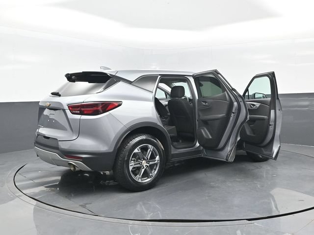 Used 2025 Chevrolet Blazer LT AWD/4WD image 29