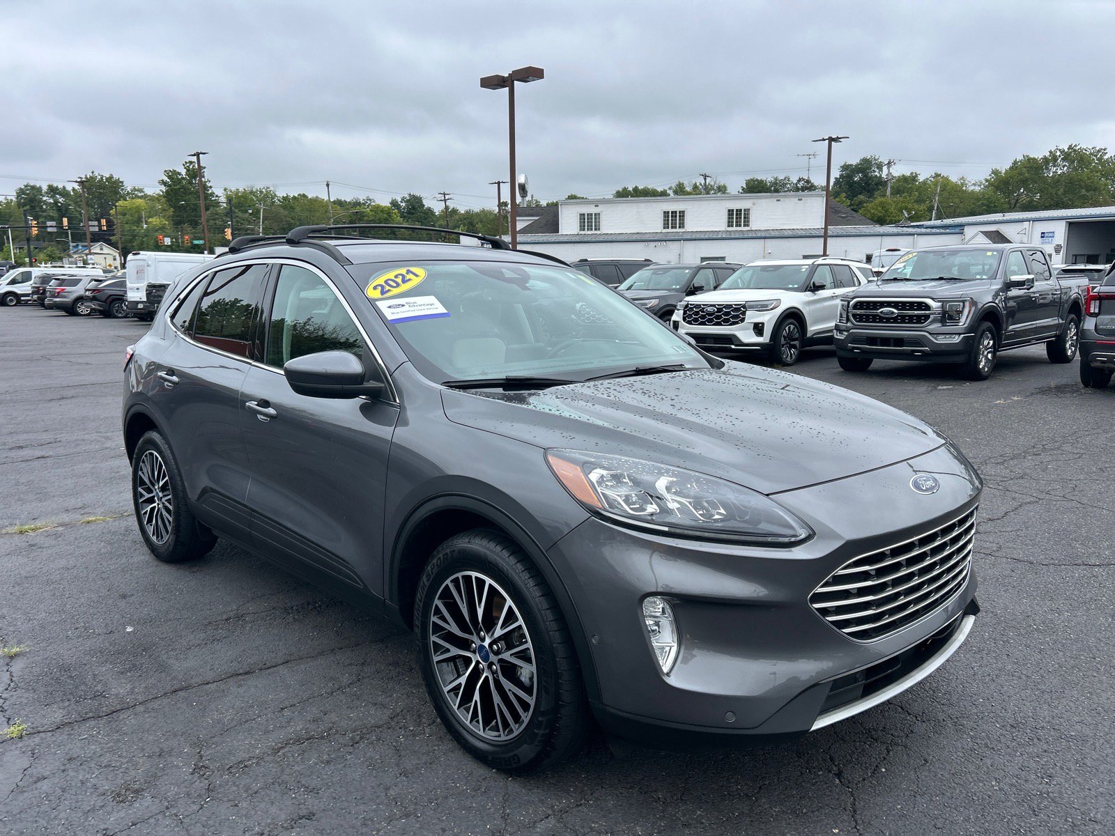 Certified 2021 Ford Escape Titanium w/ Class II Trailer Tow Package FWD image 21