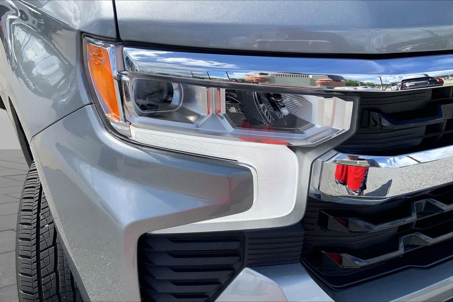 Used 2023 Chevrolet Silverado 1500 LT AWD/4WD image 25