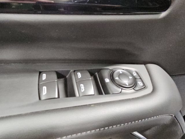 Used 2026 Chevrolet Suburban Z71 AWD/4WD image 13