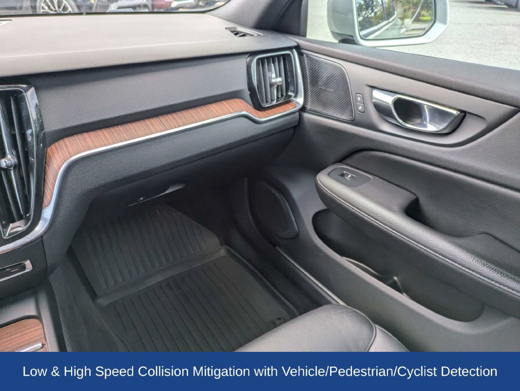 Used 2020 Volvo V60 T5 Momentum FWD image 20