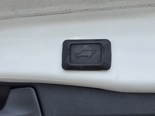 Used 2021 Toyota RAV4 XLE Premium image 30