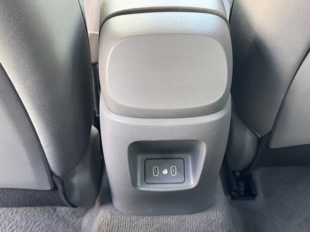 Used 2024 Hyundai Elantra SE FWD image 29