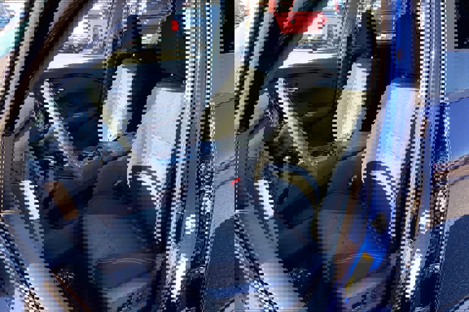 Used 2024 Nissan Rogue SV image 7