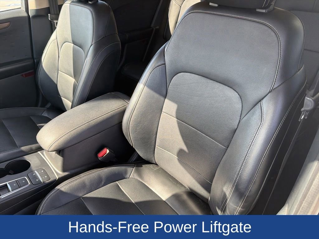 Certified 2020 Ford Escape Titanium AWD/4WD image 15