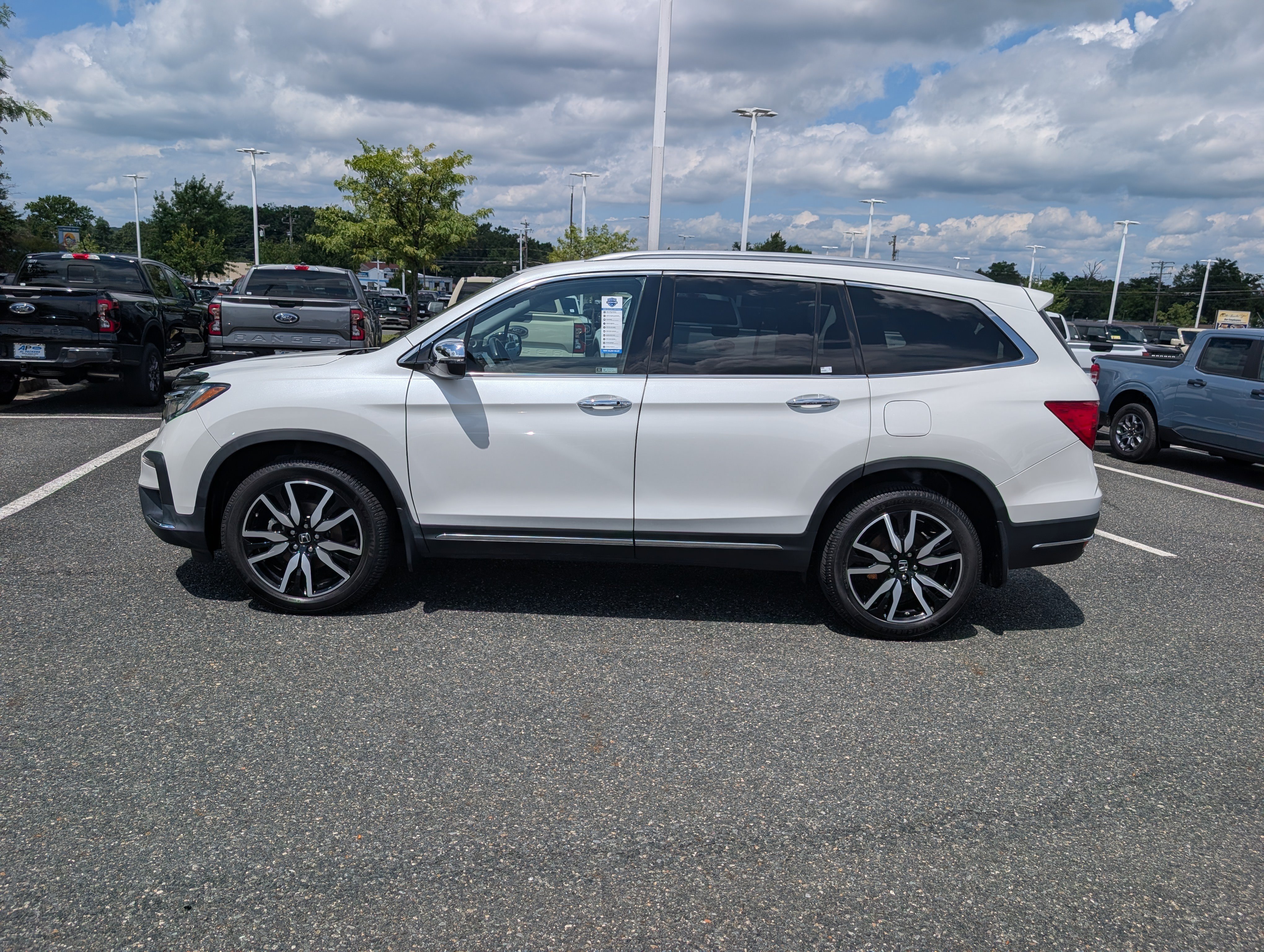 Used 2021 Honda Pilot Touring image 6