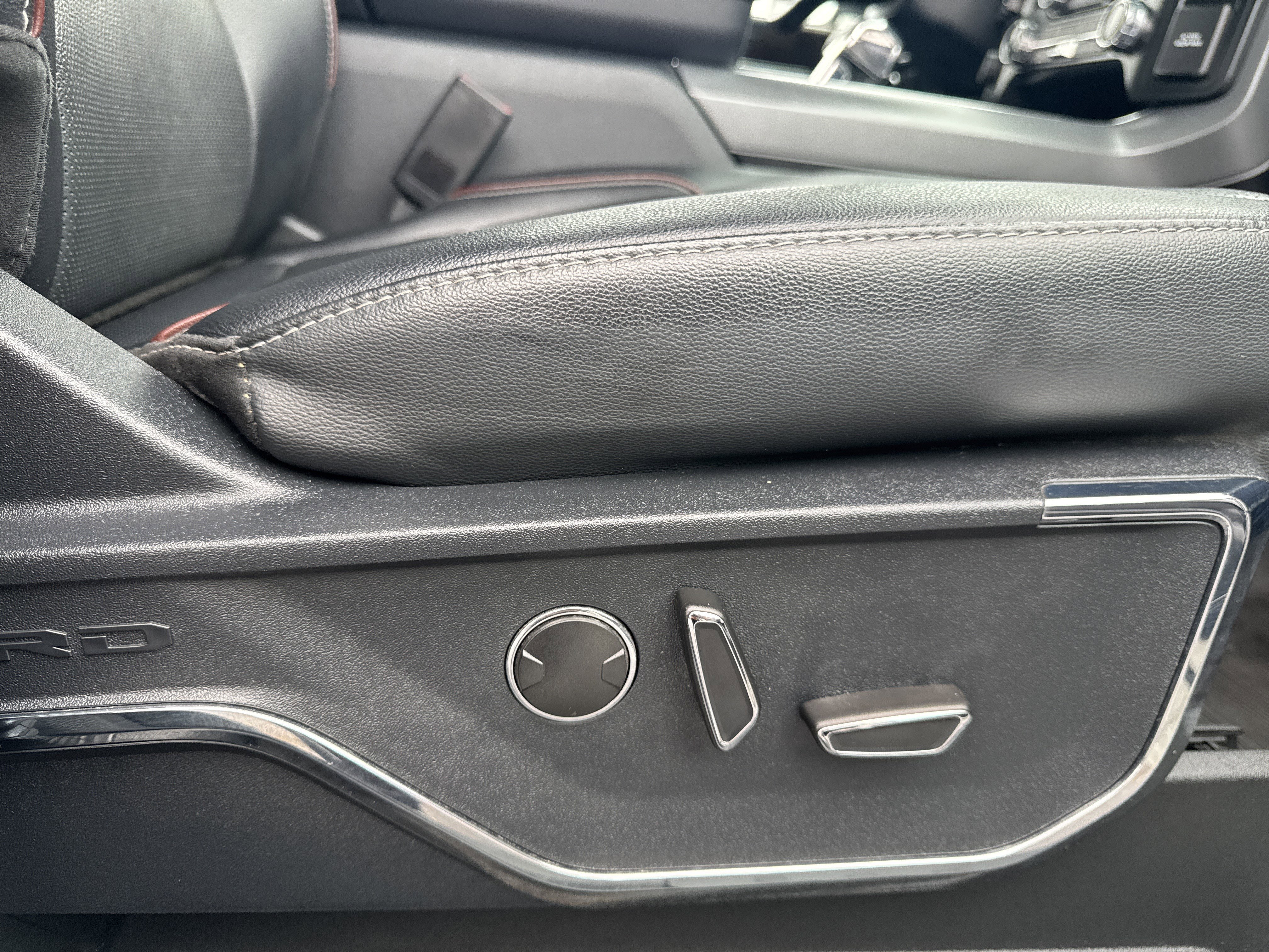 Certified 2022 Ford F150 Lariat w/ Equipment Group 502A High image 16