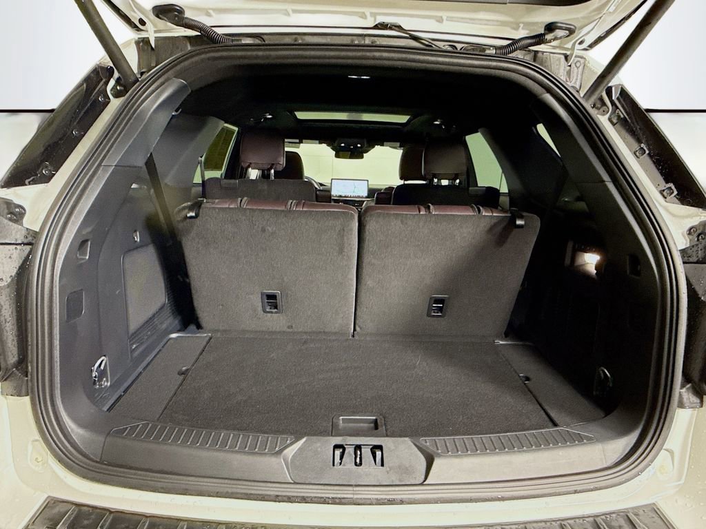 Certified 2025 Ford Explorer Platinum w/ Ultimate Package image 28