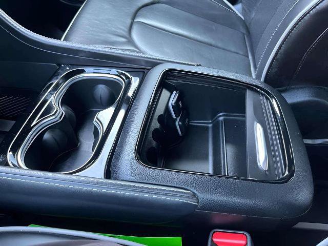 Used 2025 Chrysler Pacifica Limited FWD image 37