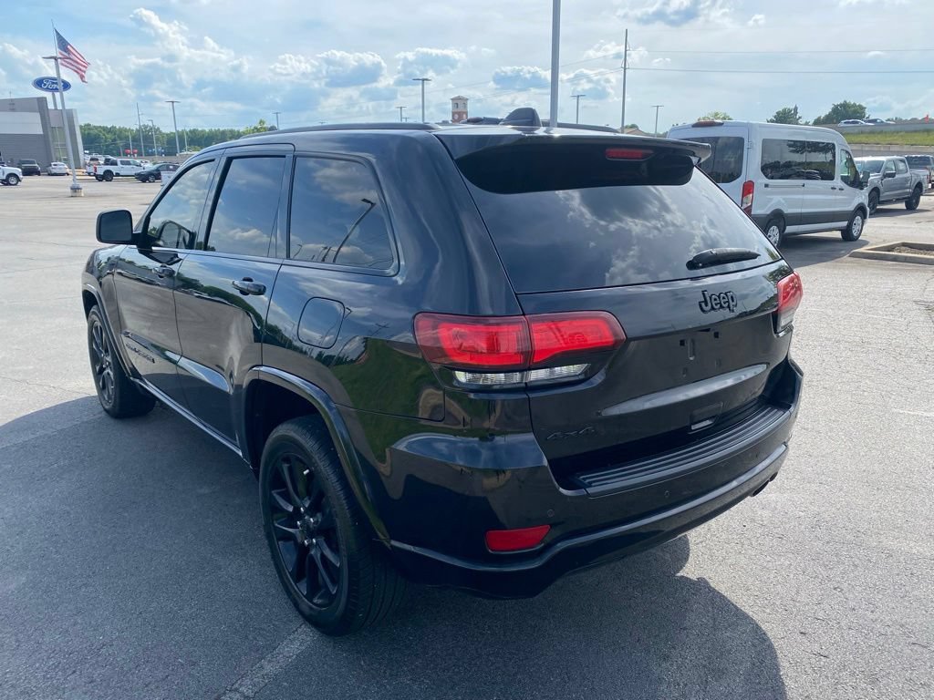 Used 2020 Jeep Grand Cherokee Altitude AWD/4WD image 5