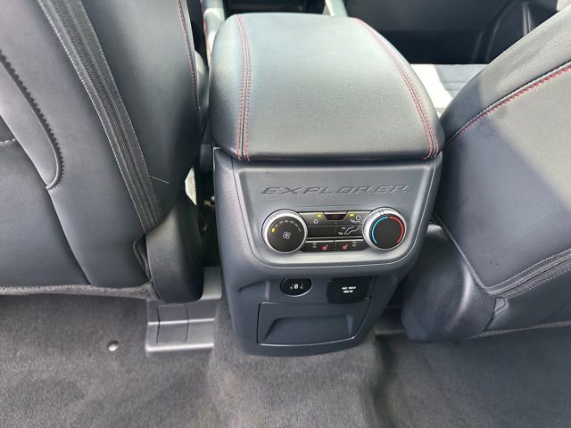 Certified 2025 Ford Explorer ST-Line w/ Premium Package AWD/4WD image 19
