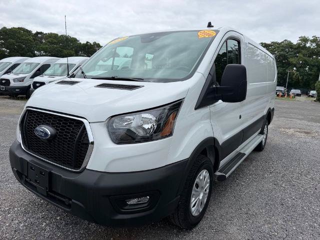 Certified 2025 Ford Transit 250 Low Roof w/ Exterior Upgrade Package RWD image 5