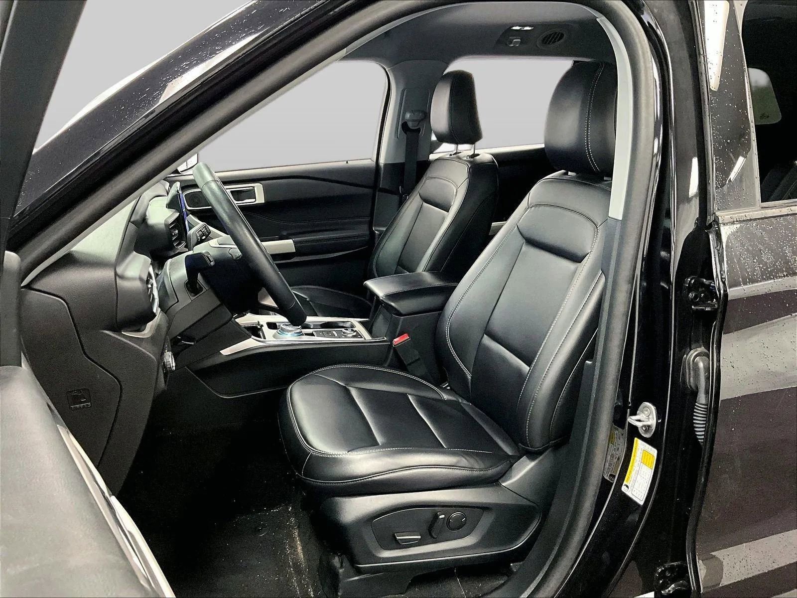 Certified 2024 Ford Explorer XLT w/ Equipment Group 202A image 24