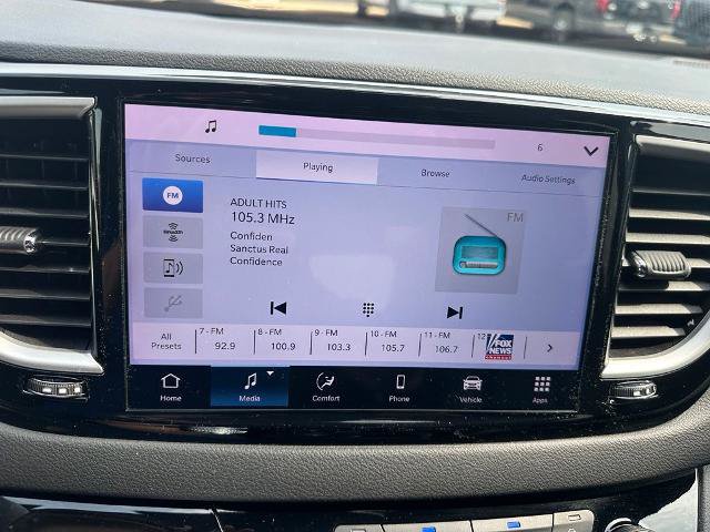 Used 2025 Chrysler Pacifica Select FWD image 10