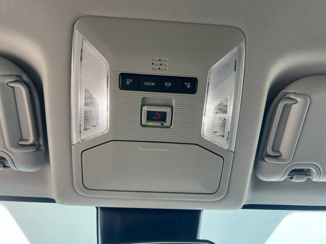 Used 2025 Toyota RAV4 XLE FWD image 34