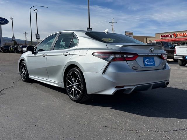 Used 2024 Toyota Camry SE image 5