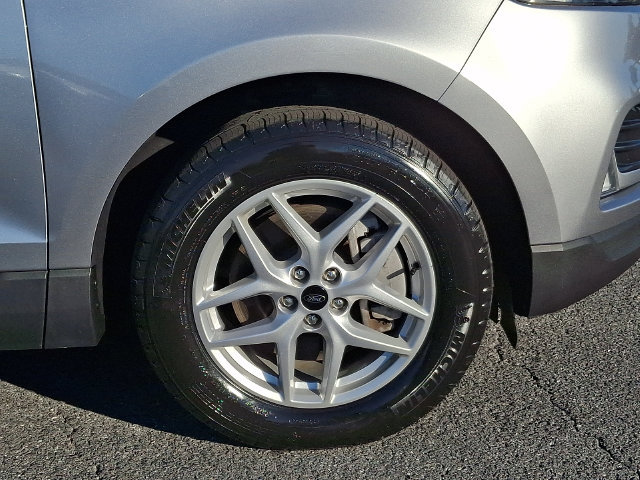 Certified 2024 Ford Edge SEL w/ Convenience Package AWD/4WD image 8