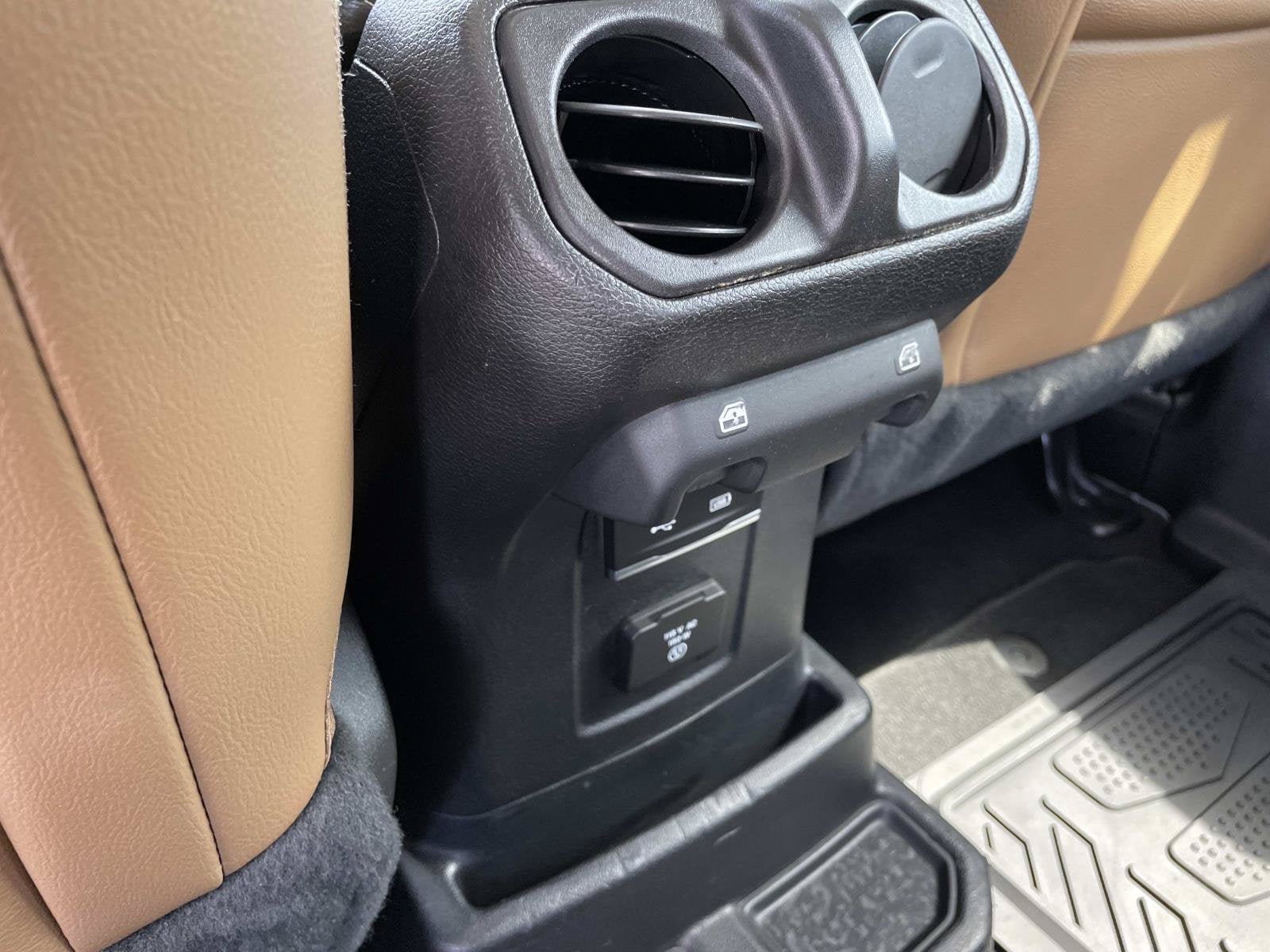 Used 2020 Jeep Wrangler Unlimited Sahara AWD/4WD image 14