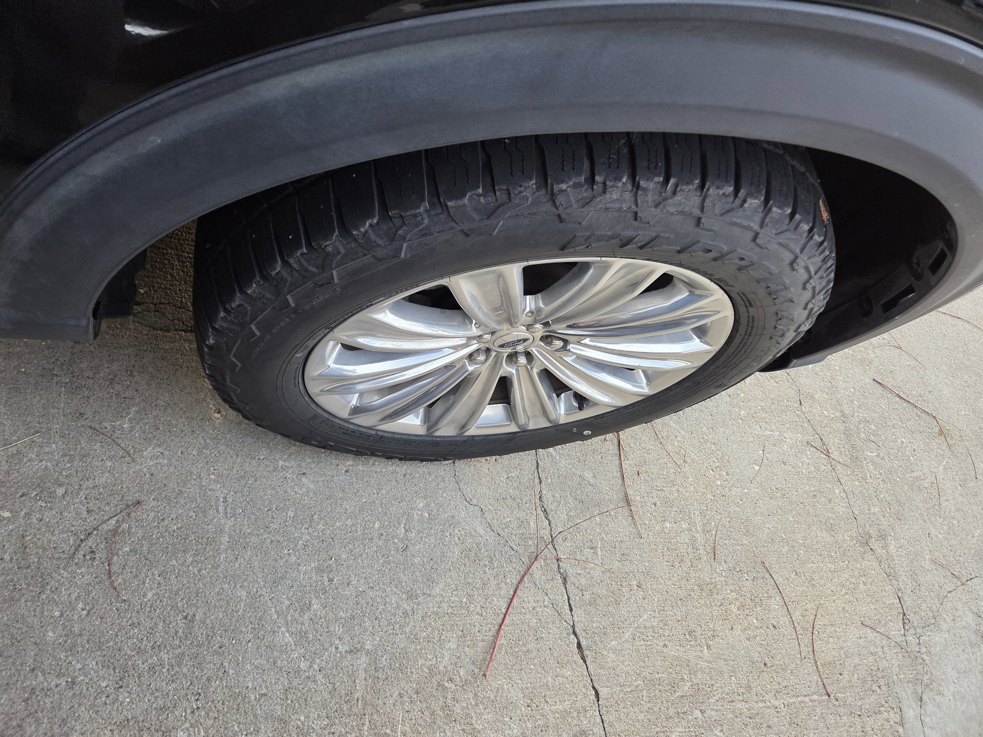 Certified 2021 Ford Explorer Limited w/ Equipment Group 301A image 12