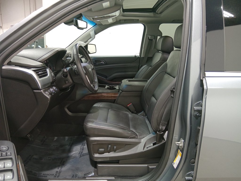Used 2019 Chevrolet Tahoe LT w/ Luxury Package AWD/4WD image 19