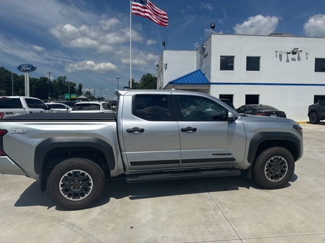 Used 2024 Toyota Tacoma TRD Off-Road AWD/4WD image 12
