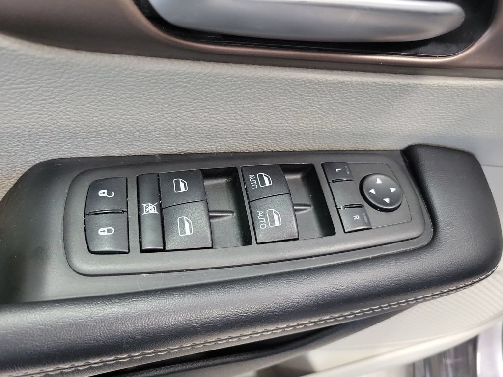 Used 2023 Chrysler Voyager LX FWD image 37