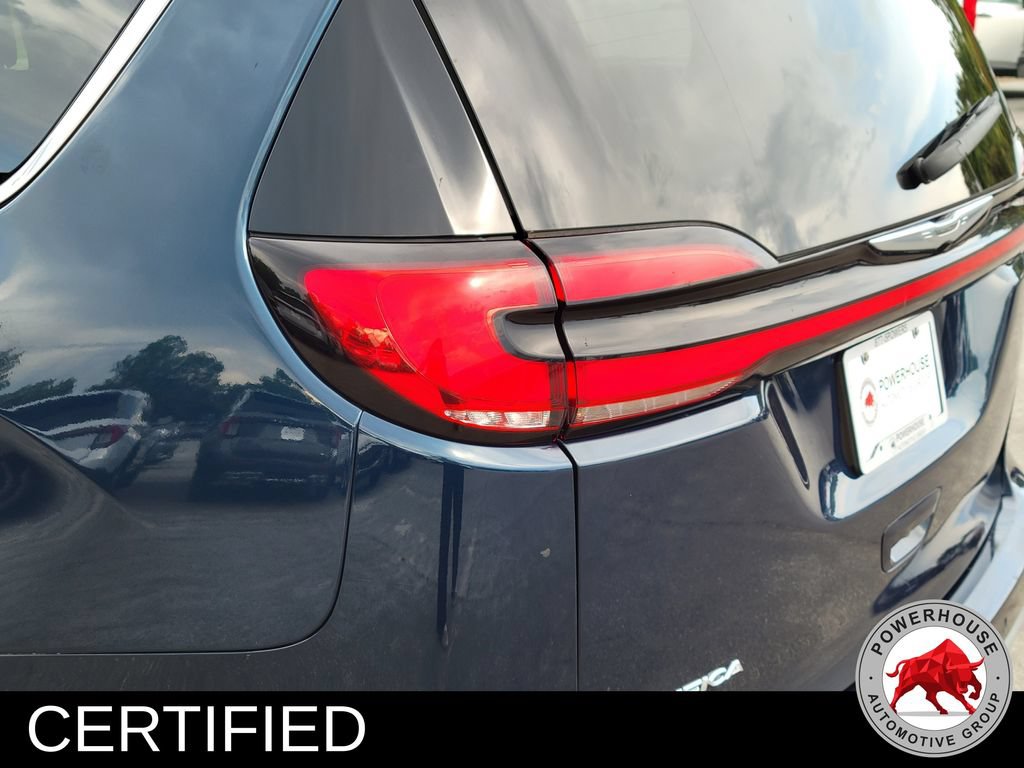 Used 2023 Chrysler Pacifica Touring-L FWD image 13