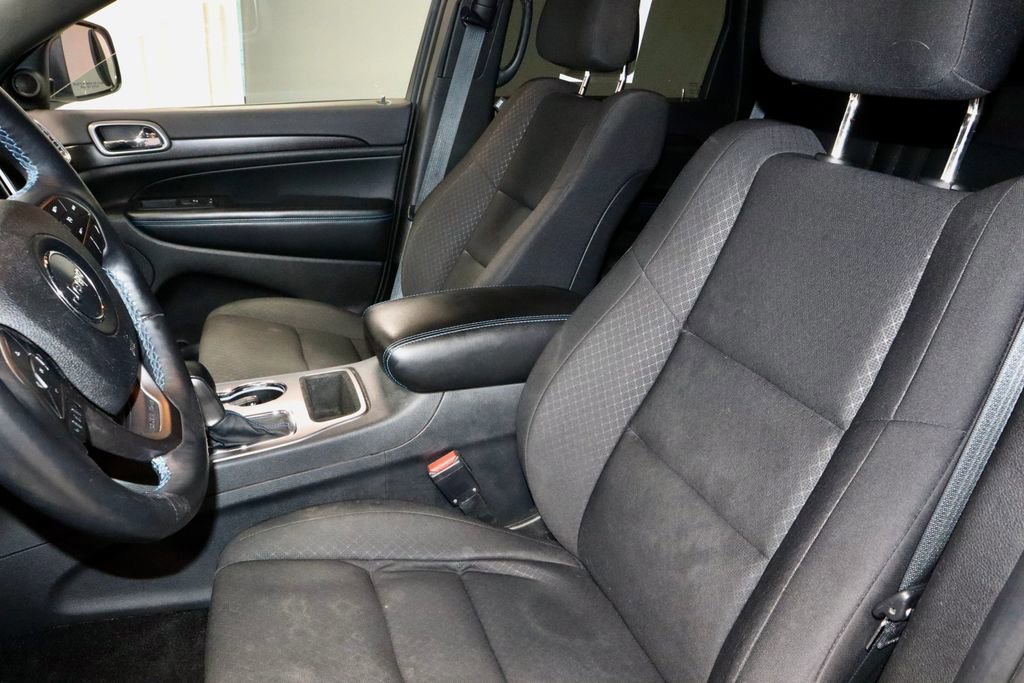 Used 2018 Jeep Grand Cherokee Laredo image 25