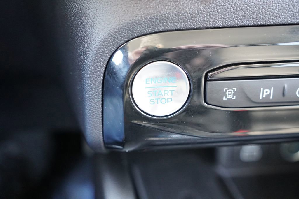 Certified 2024 Ford Escape Platinum image 31