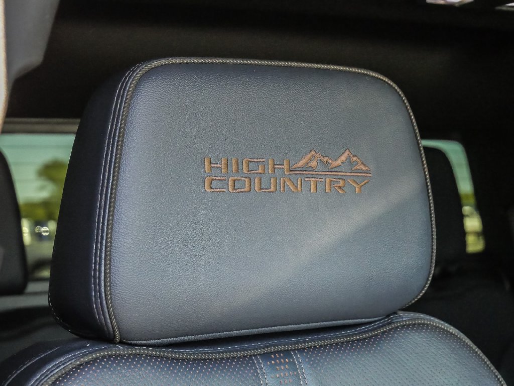 Used 2024 Chevrolet Silverado 2500 High Country w/ High Country Premium Package AWD/4WD image 20