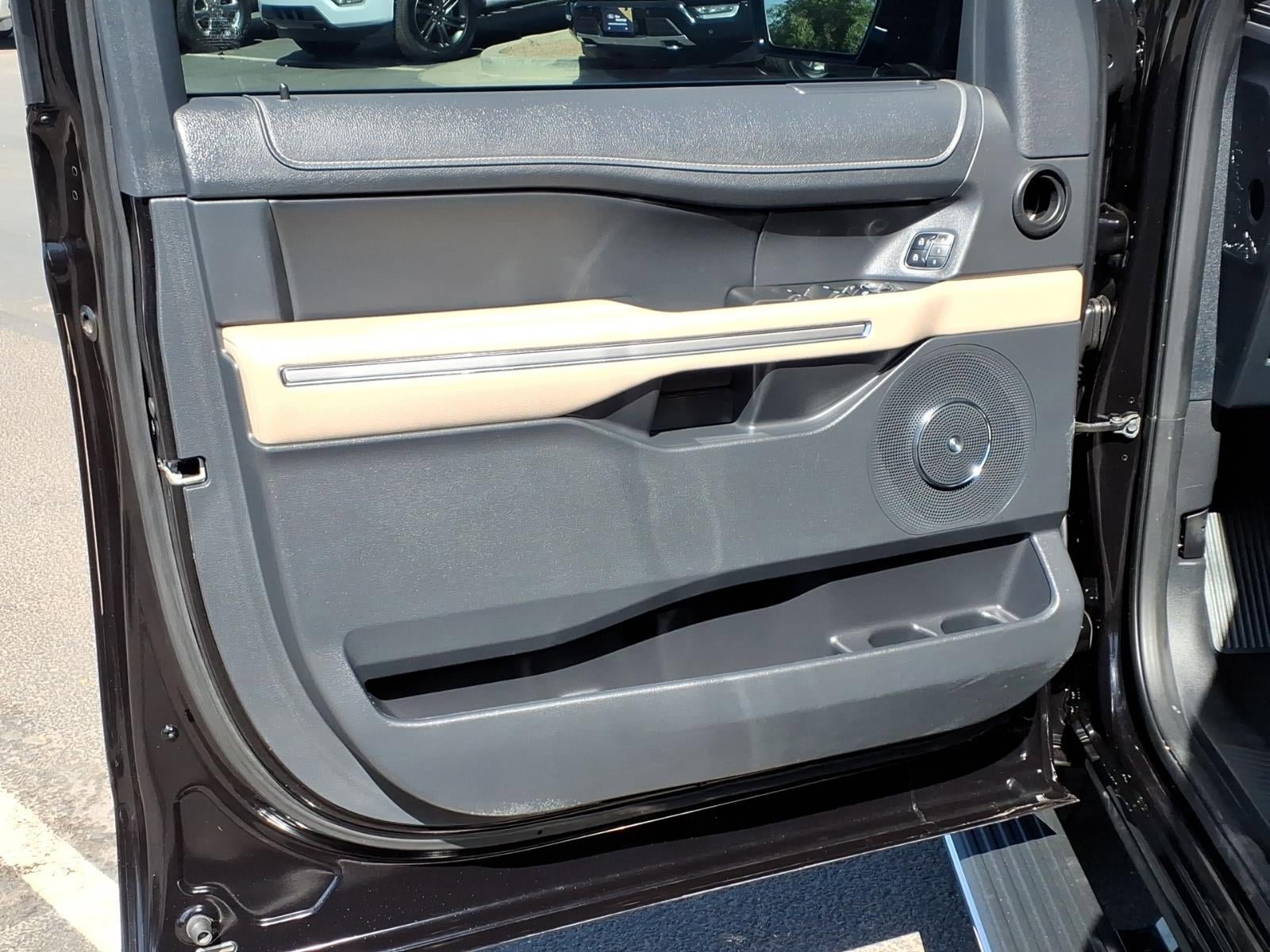 Certified 2024 Ford Expedition Limited AWD/4WD image 23