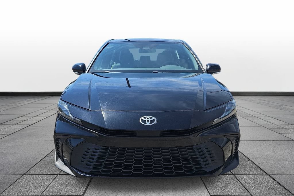 Used 2025 Toyota Camry SE FWD image 2