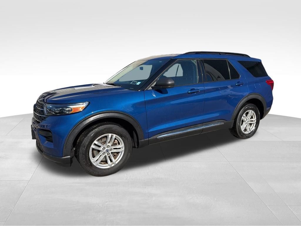 Certified 2022 Ford Explorer XLT image 2