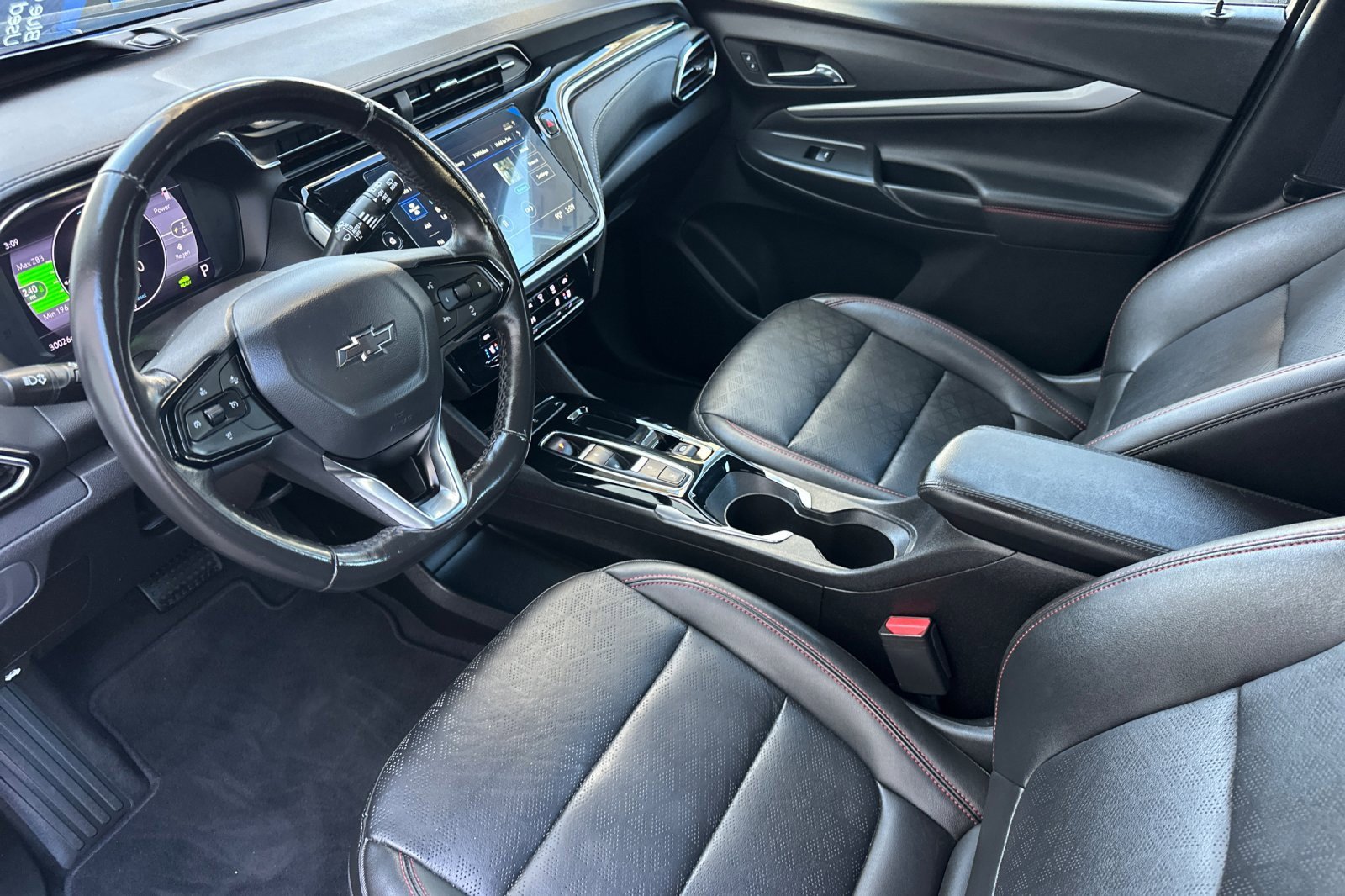 Used 2023 Chevrolet Bolt EUV Premier w/ Redline Edition image 9