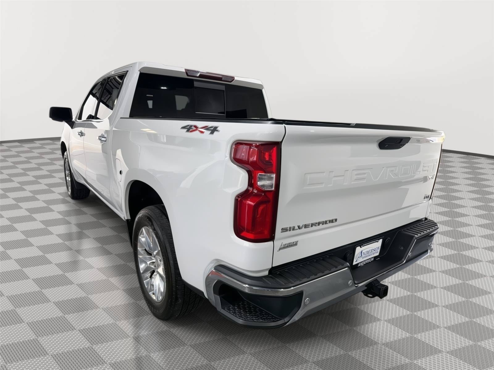 Used 2020 Chevrolet Silverado 1500 LTZ w/ LTZ Plus Package AWD/4WD image 9