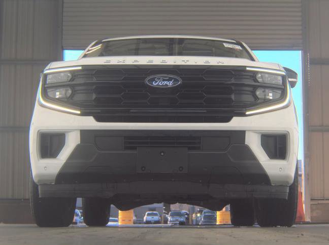 Certified 2025 Ford Expedition Active image 7