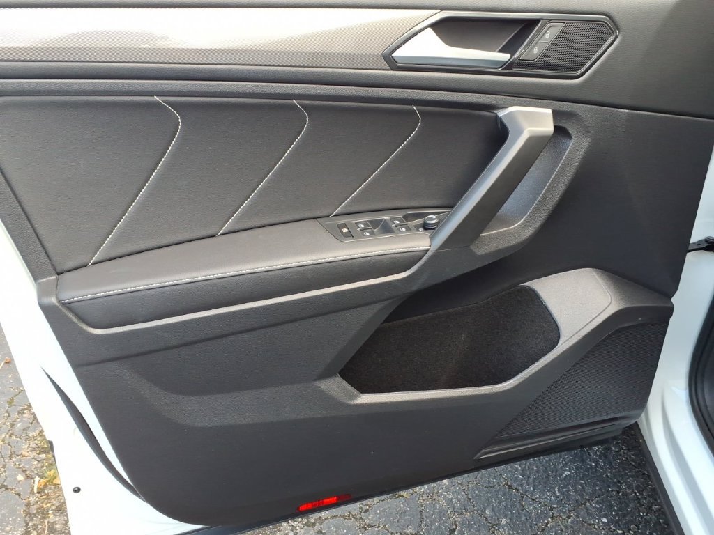 Used 2024 Volkswagen Tiguan SE AWD/4WD image 18