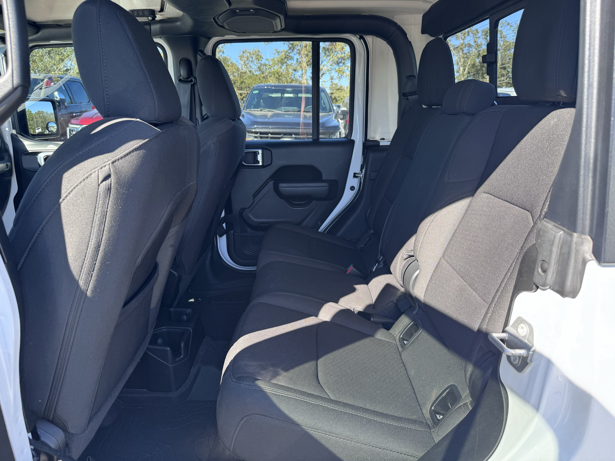 Used 2023 Jeep Gladiator Sport AWD/4WD image 13