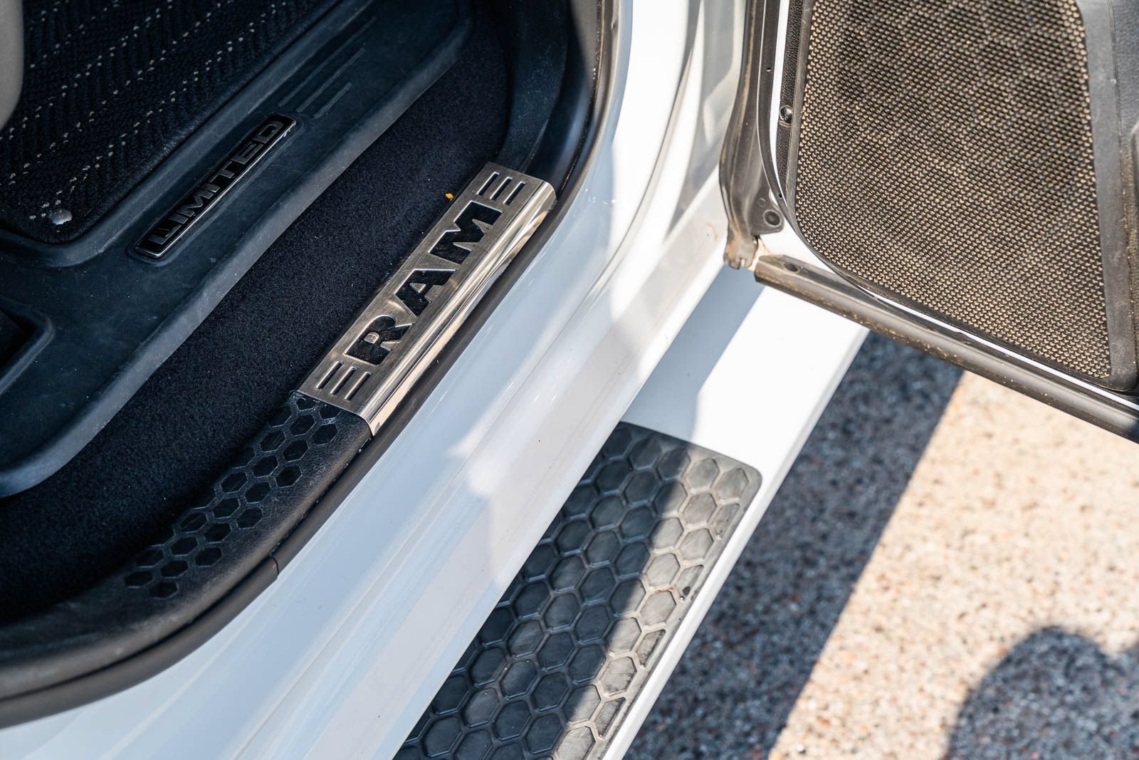 Used 2018 RAM 2500 Limited AWD/4WD image 18