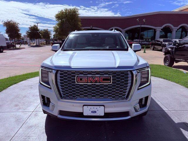 Used 2024 GMC Yukon Denali AWD/4WD image 2