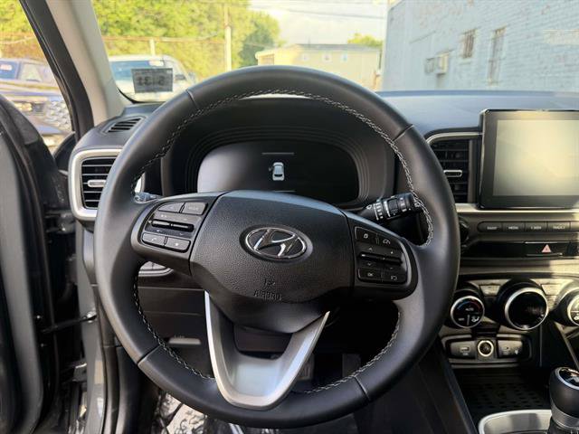 Used 2026 Hyundai Venue SEL FWD image 15