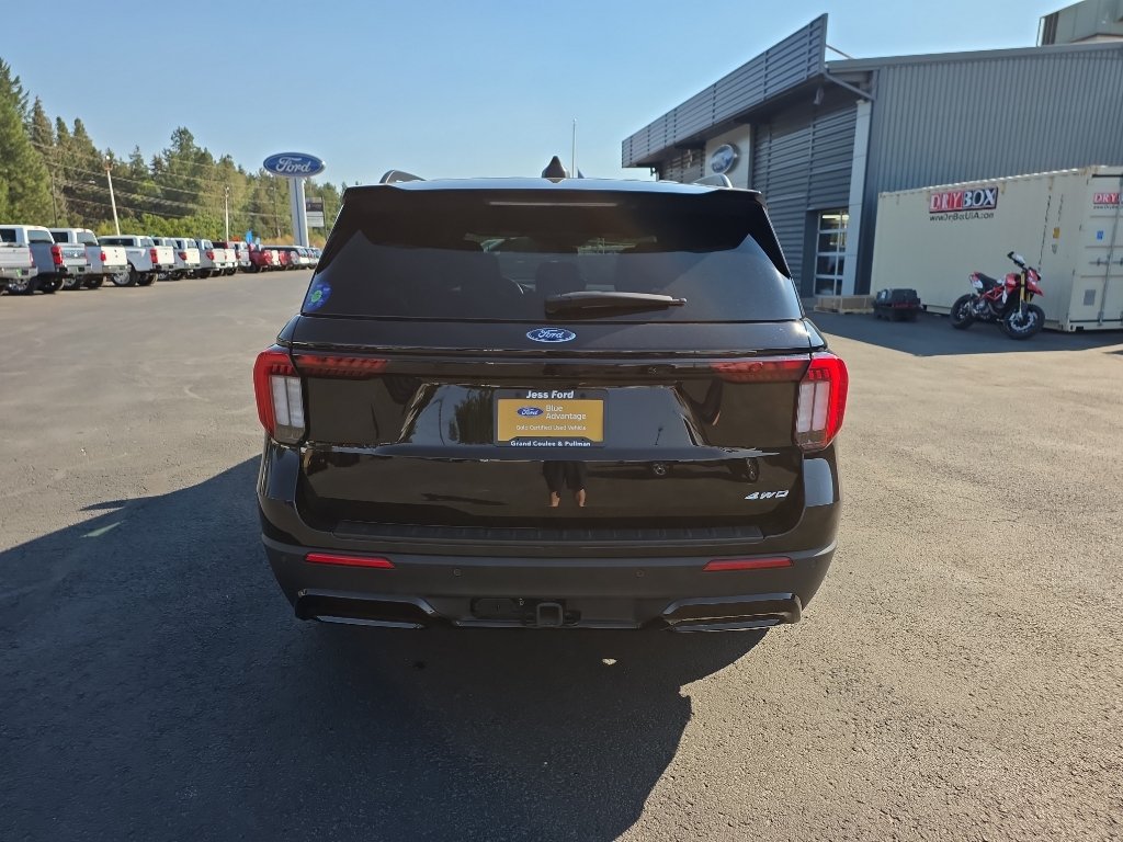 Certified 2025 Ford Explorer ST-Line w/ ST-Line Street Pack AWD/4WD image 9