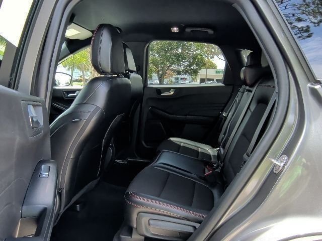 Certified 2025 Ford Escape ST-Line Select AWD/4WD image 16