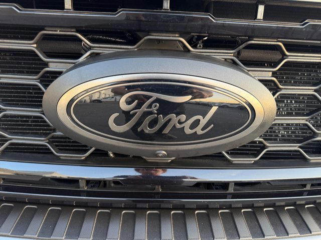 Certified 2025 Ford F350 Lariat w/ Black Appearance Package AWD/4WD image 23