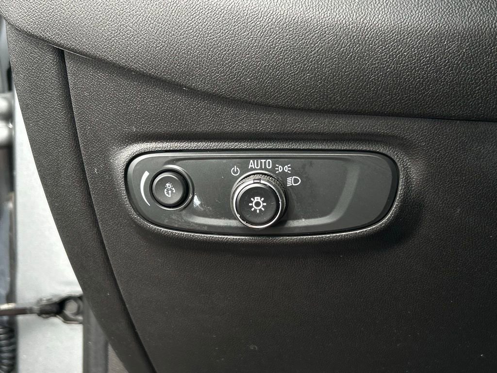 Used 2024 Chevrolet Equinox LS w/ LS Convenience Package image 24