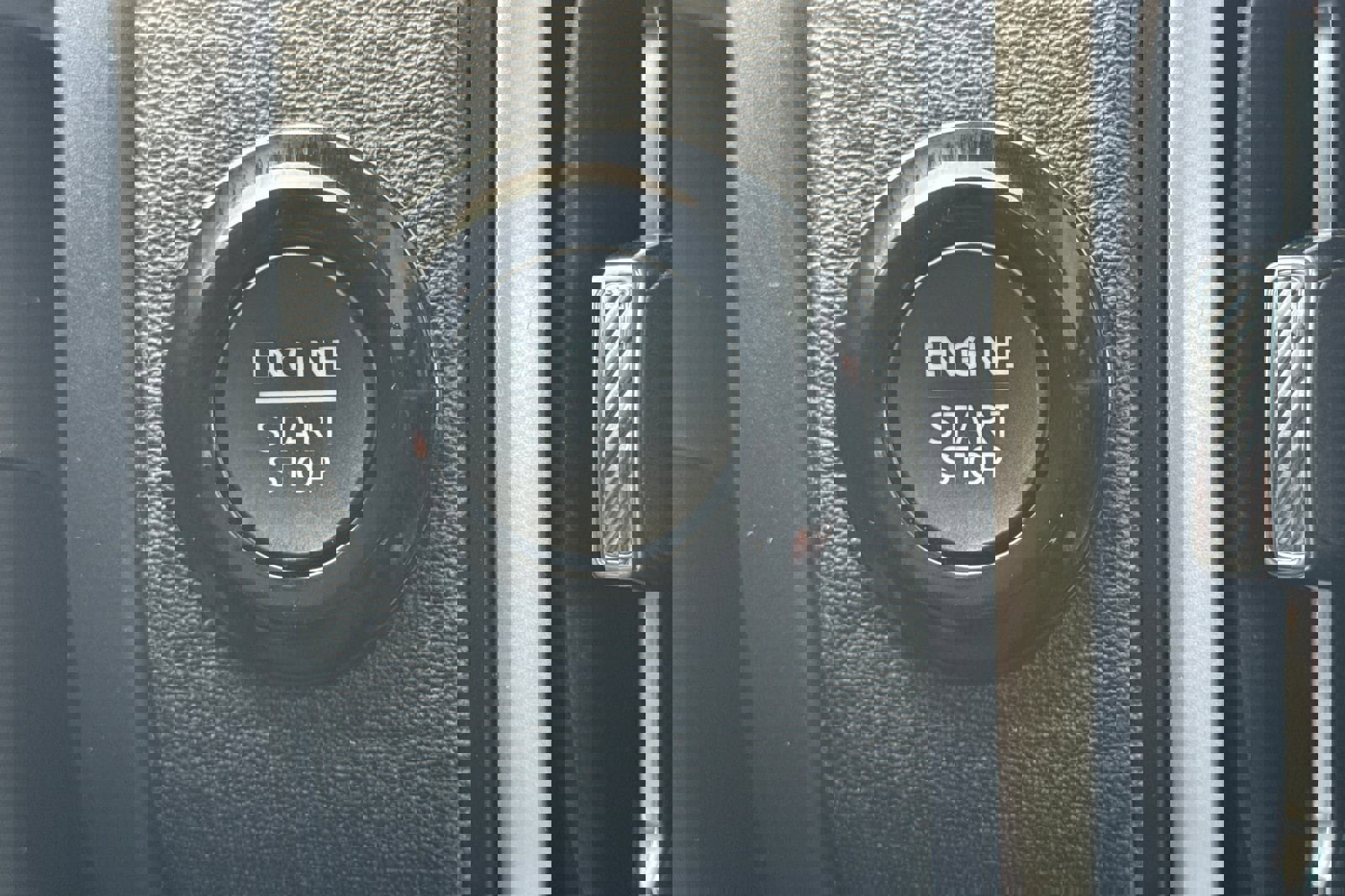 Certified 2025 Ford Expedition Active image 24