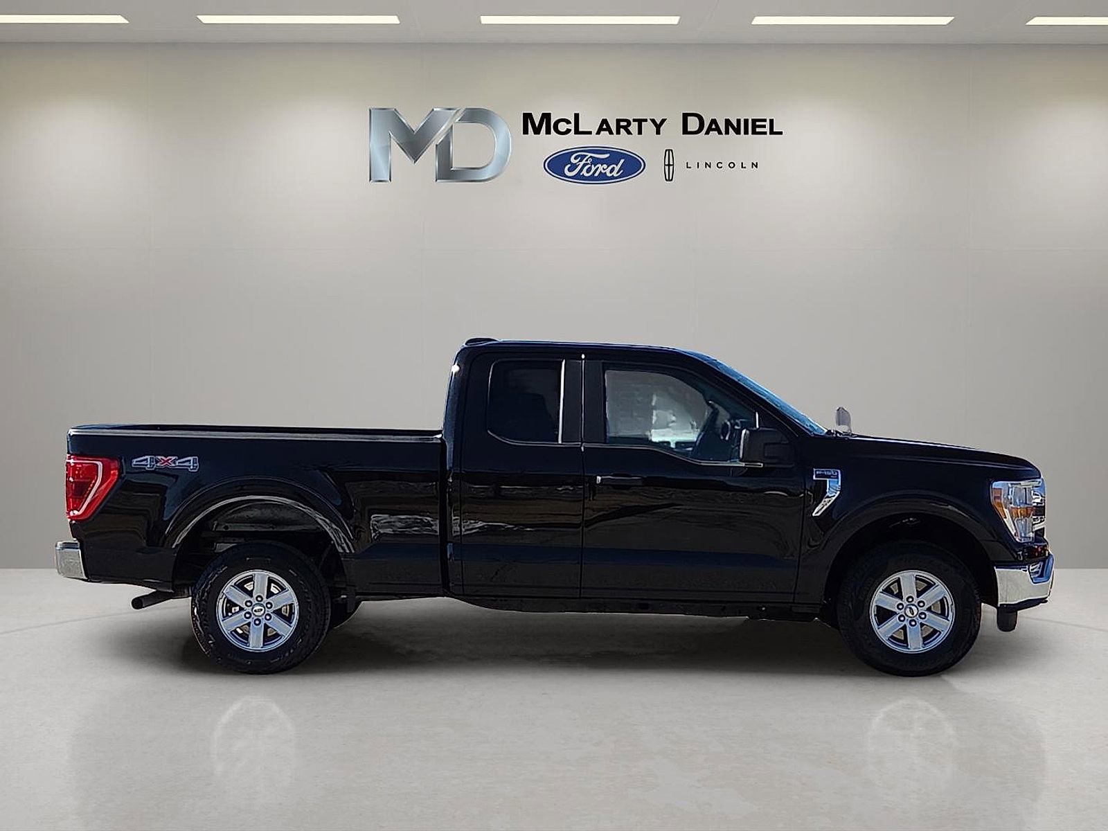 Certified 2022 Ford F150 XLT image 6