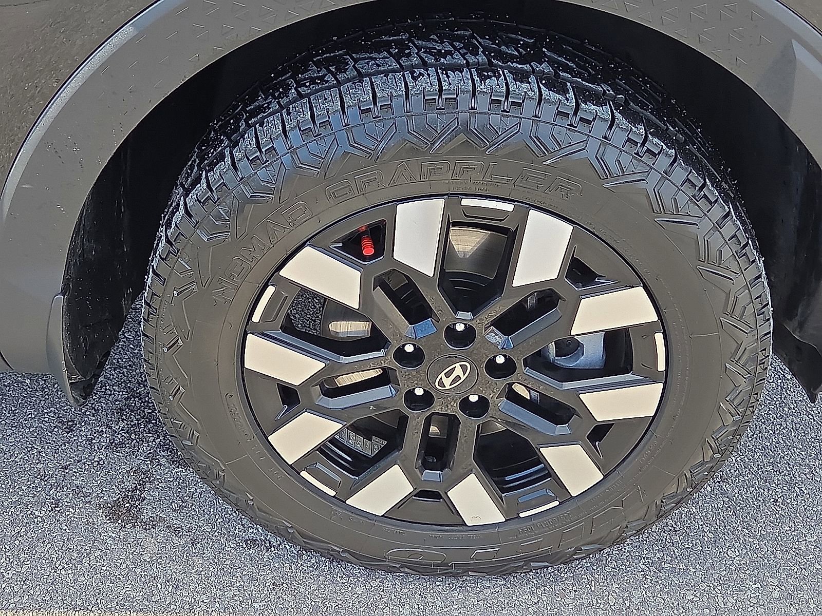 Used 2025 Hyundai Santa Cruz SE image 7